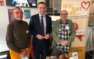 Paul Ziemiak, MdB und Generalsekretär des CDU-Landesverbandes Nordrhein-Westfalen, hat uns an unserem Stand beim 15. Iserlohner Gesundheitstag besucht! (v.l.n.r.: Mathias Schumann, Paul Ziemiak, Peter Müller)